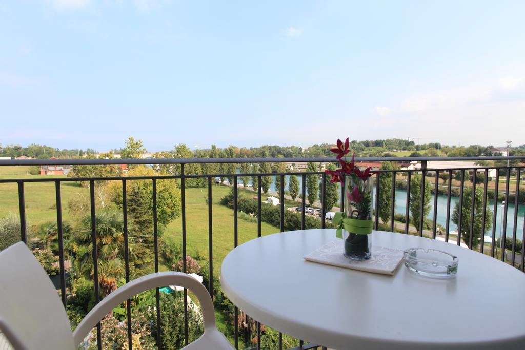 Hotel Rivus Пескьера-дель-Гарда Экстерьер фото