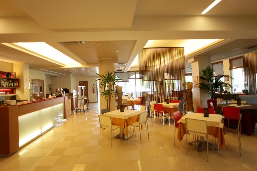 Hotel Rivus Пескьера-дель-Гарда Экстерьер фото